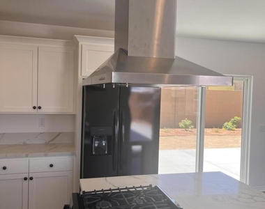 67105 Mission Drive - Photo Thumbnail 20