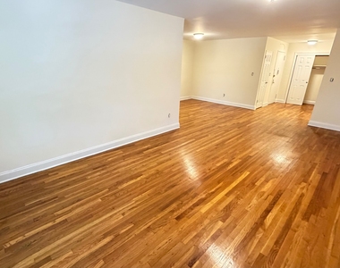 79-25 150th Street - Photo Thumbnail 3