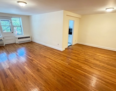 79-25 150th Street - Photo Thumbnail 2