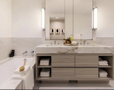400 West 61st Street - Photo Thumbnail 4