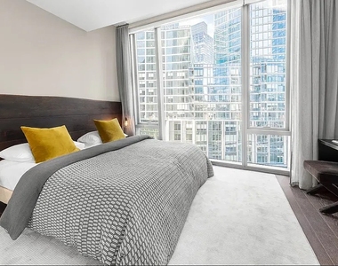 400 West 61st Street - Photo Thumbnail 3