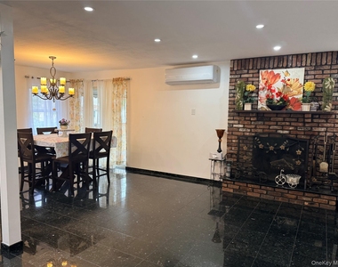 159-51 95th Ave - Photo Thumbnail 4