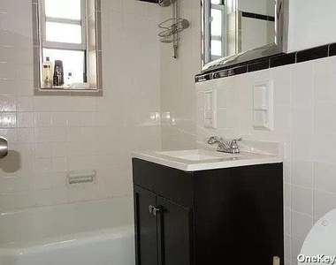 63-45 Saunders Street - Photo Thumbnail 7