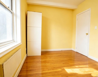 63-45 Saunders Street - Photo Thumbnail 9
