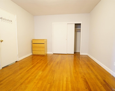 63-45 Saunders Street - Photo Thumbnail 6