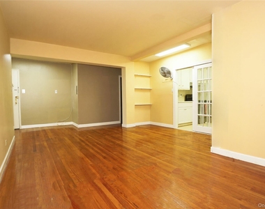 63-45 Saunders Street - Photo Thumbnail 2