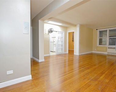 63-45 Saunders Street - Photo Thumbnail 3