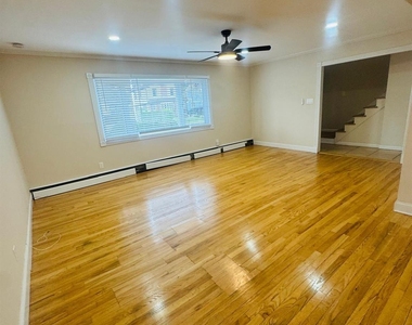 265 Randall Avenue - Photo Thumbnail 4