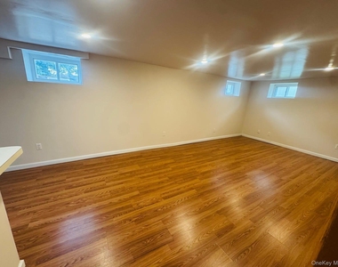265 Randall Avenue - Photo Thumbnail 15