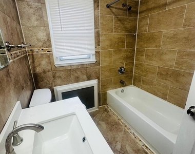 265 Randall Avenue - Photo Thumbnail 8