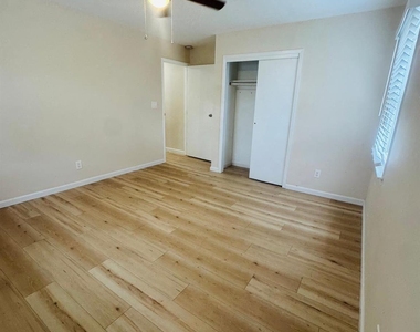 265 Randall Avenue - Photo Thumbnail 12