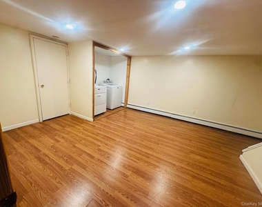 265 Randall Avenue - Photo Thumbnail 16