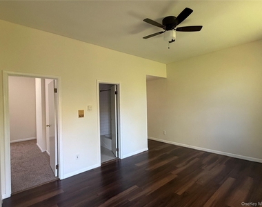 165 Ulster Avenue - Photo Thumbnail 5