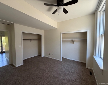 165 Ulster Avenue - Photo Thumbnail 7