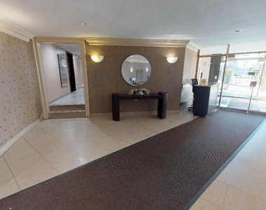 10025 Queens Boulevard - Photo Thumbnail 17