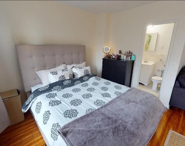 10025 Queens Boulevard - Photo Thumbnail 13