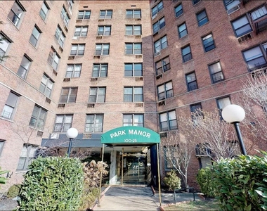 10025 Queens Boulevard - Photo Thumbnail 20