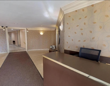 10025 Queens Boulevard - Photo Thumbnail 18