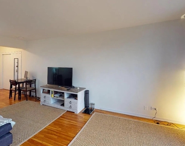 10025 Queens Boulevard - Photo Thumbnail 11