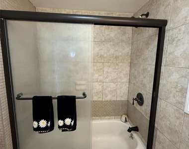 405 Fox Run Lane - Photo Thumbnail 15