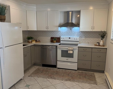 405 Fox Run Lane - Photo Thumbnail 12