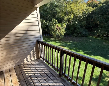 405 Fox Run Lane - Photo Thumbnail 2