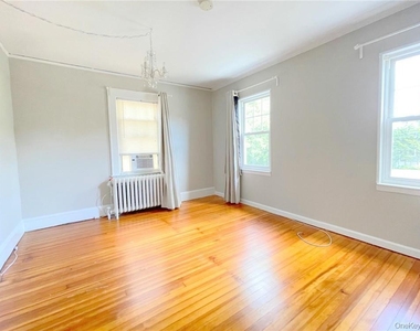 306 Soundview Avenue - Photo Thumbnail 17