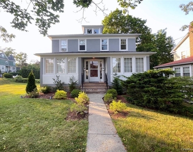 306 Soundview Avenue - Photo Thumbnail 1