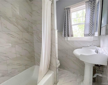 306 Soundview Avenue - Photo Thumbnail 21