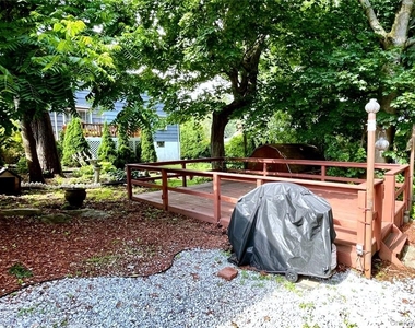 306 Soundview Avenue - Photo Thumbnail 25