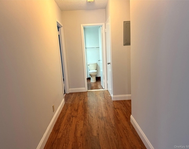 10 Cottage Place - Photo Thumbnail 7