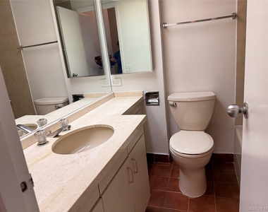 10 Cottage Place - Photo Thumbnail 11