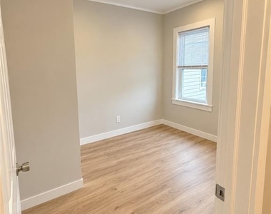 37 Fisher Avenue - Photo Thumbnail 8