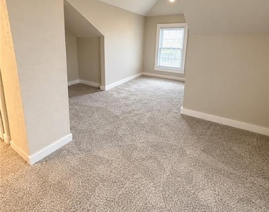 37 Fisher Avenue - Photo Thumbnail 12