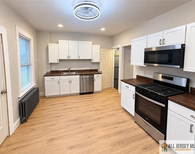 37 Fisher Avenue - Photo Thumbnail 4