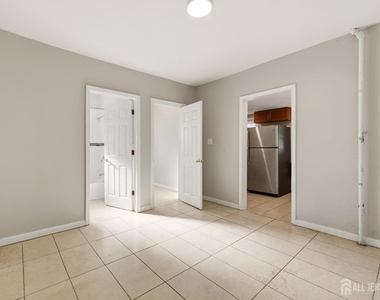 208 S 8th Avenue S - Photo Thumbnail 5