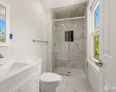 208 S 8th Avenue S - Photo Thumbnail 15
