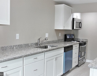 13201 Putnam Circle - Photo Thumbnail 4