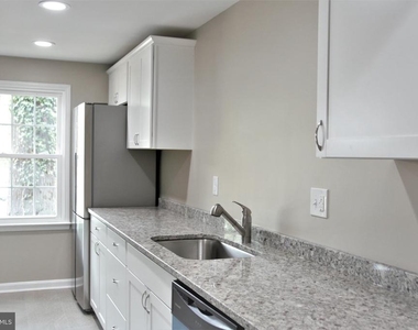 13201 Putnam Circle - Photo Thumbnail 6