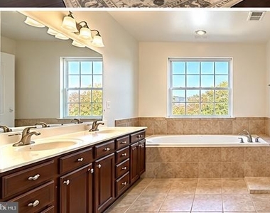 8707 Raleigh Mews - Photo Thumbnail 11