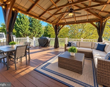 8707 Raleigh Mews - Photo Thumbnail 18