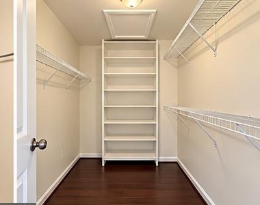 8707 Raleigh Mews - Photo Thumbnail 12