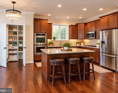 8707 Raleigh Mews - Photo Thumbnail 4