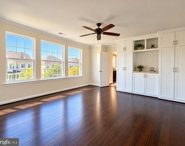8707 Raleigh Mews - Photo Thumbnail 9