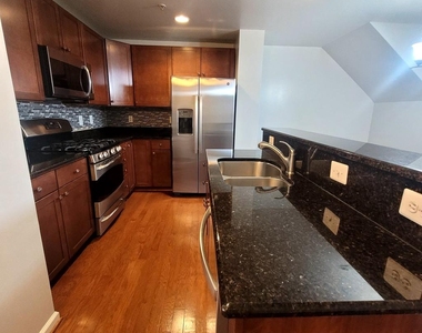 15214 Rosemont Manor Drive - Photo Thumbnail 6