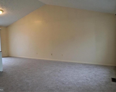 10337 Abbott Road - Photo Thumbnail 2