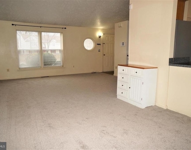 10337 Abbott Road - Photo Thumbnail 4