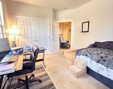 42544 Hollyhock Terrace - Photo Thumbnail 11