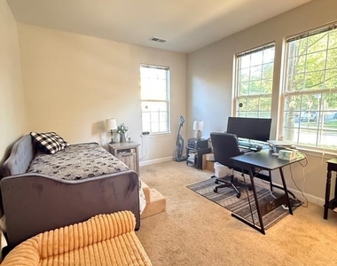 42544 Hollyhock Terrace - Photo Thumbnail 10