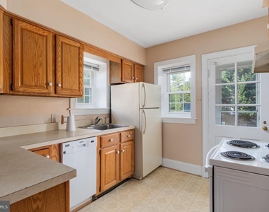 603 Martin Avenue - Photo Thumbnail 9